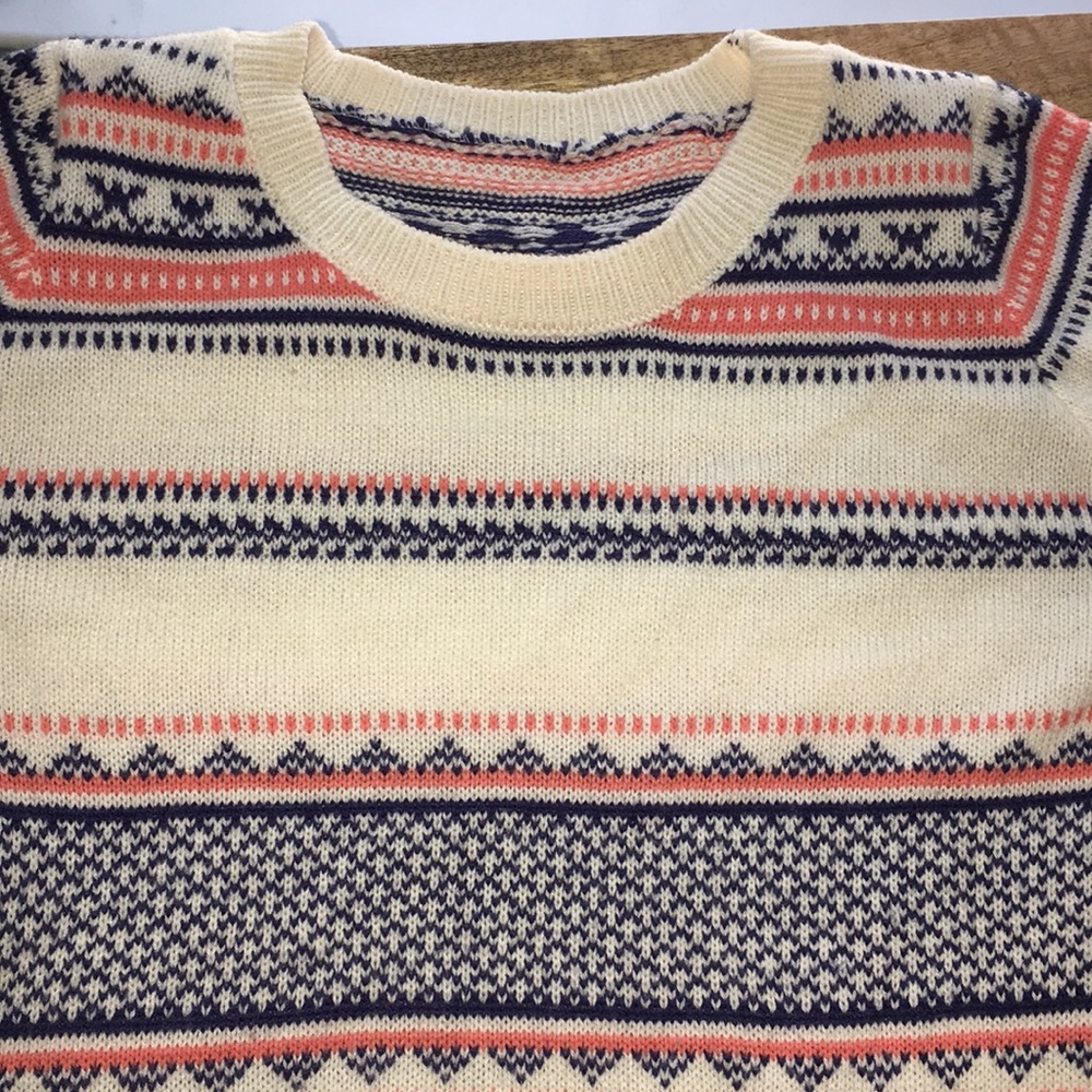Very cute sweater!